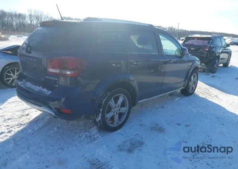 2017 Dodge Journey Crossroad z USA, uszkodzony, nr VIN 3C4PDCGB3HT605530